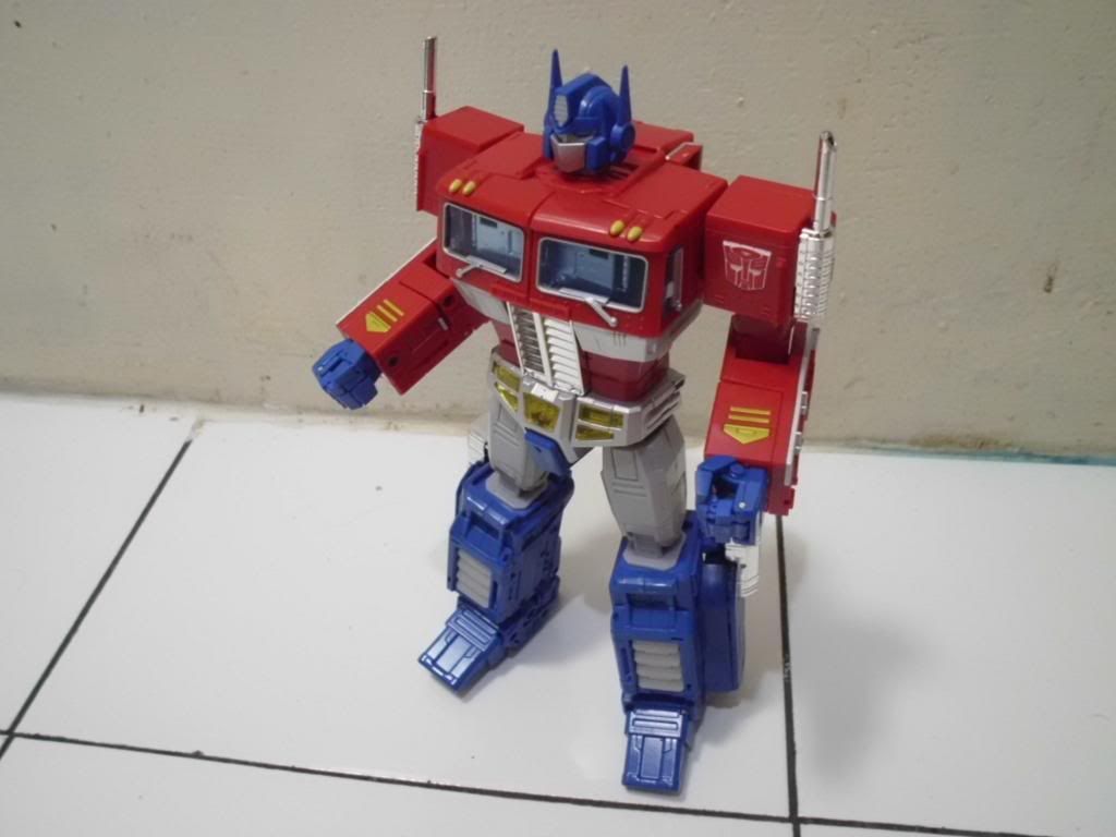 masterpiece optimus prime toys r us